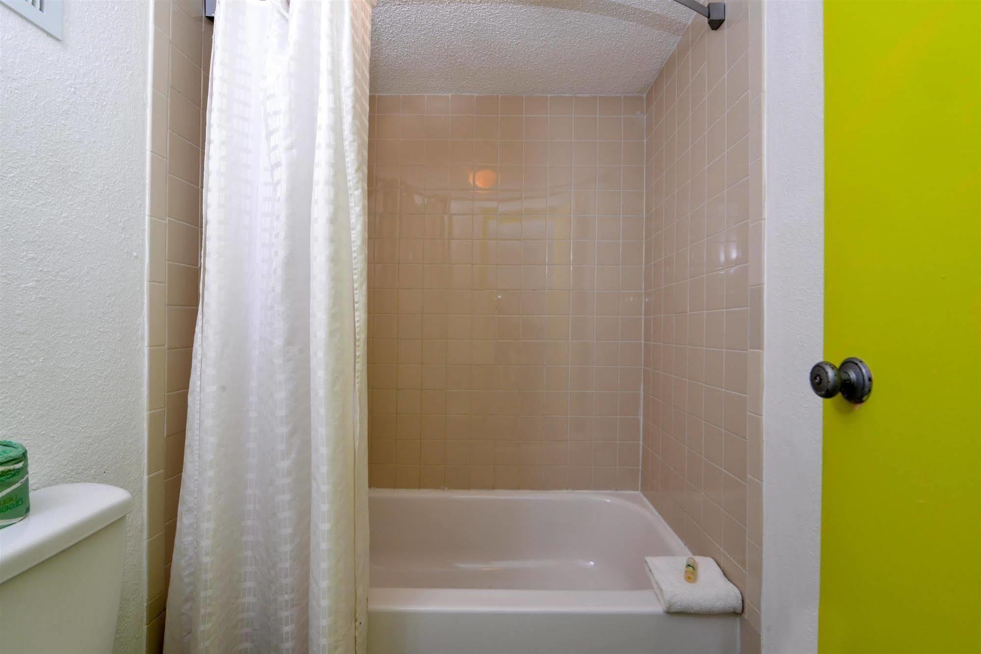 Inn Rodeway - Central 2*