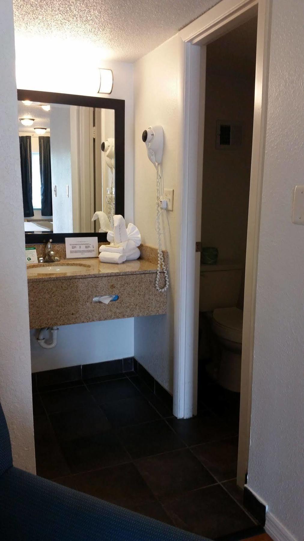 Rodeway - Central Inn