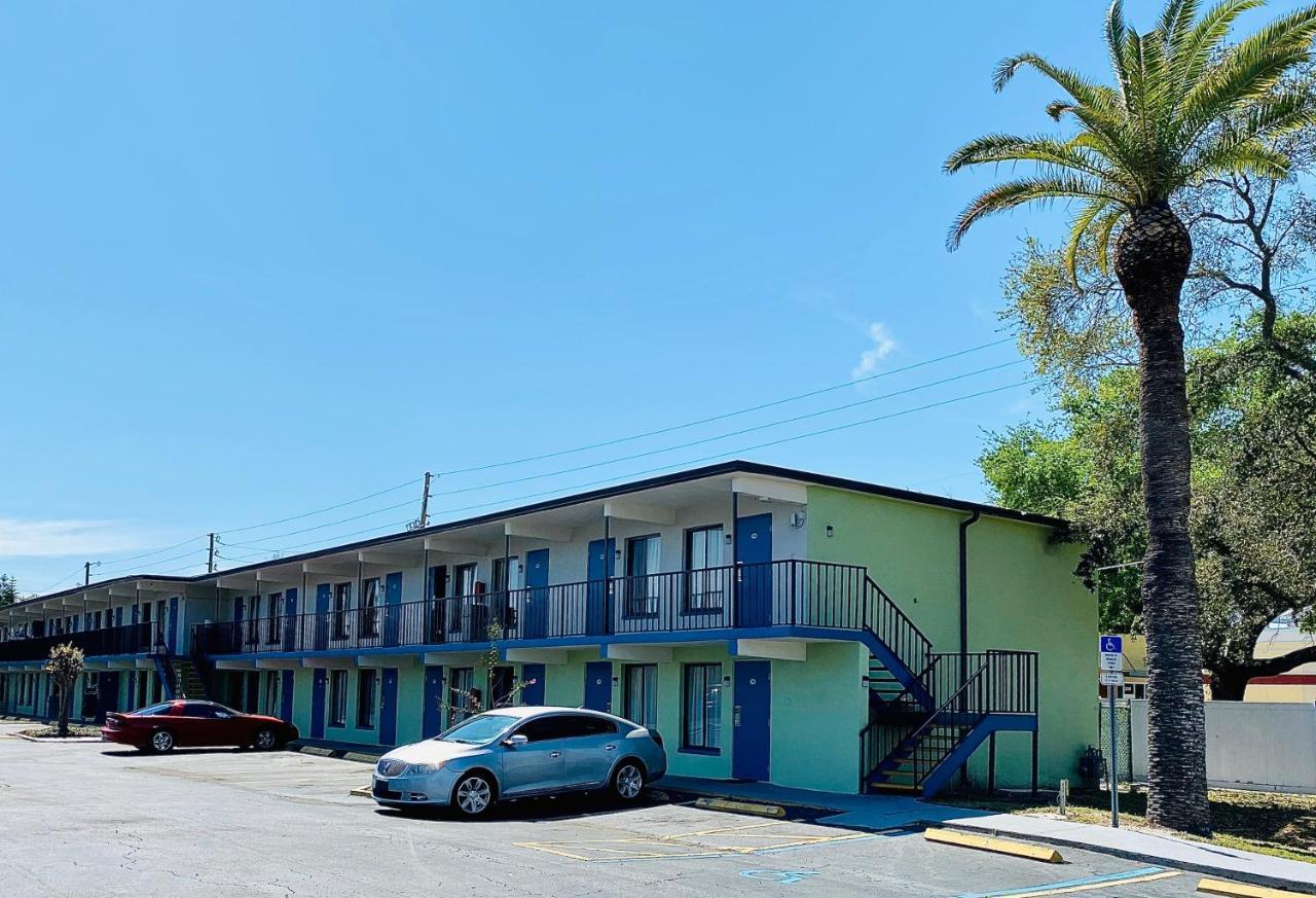 Gulf Way Motel 2*